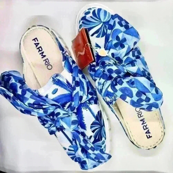 FARM RIO Women’s Tropical Sweet Rio Mule Sneaker With Blue Bow NWT SIZE 9 - Picture 4 of 15